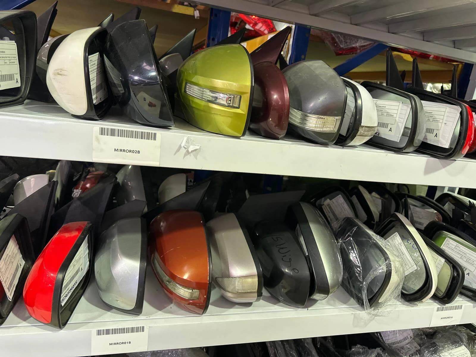 Side mirrors selection